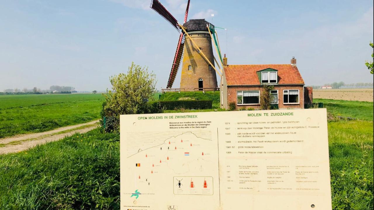 Slapen Bij De Zeeuwse Lala Acomodação com café da manhã IJzendijke Exterior foto