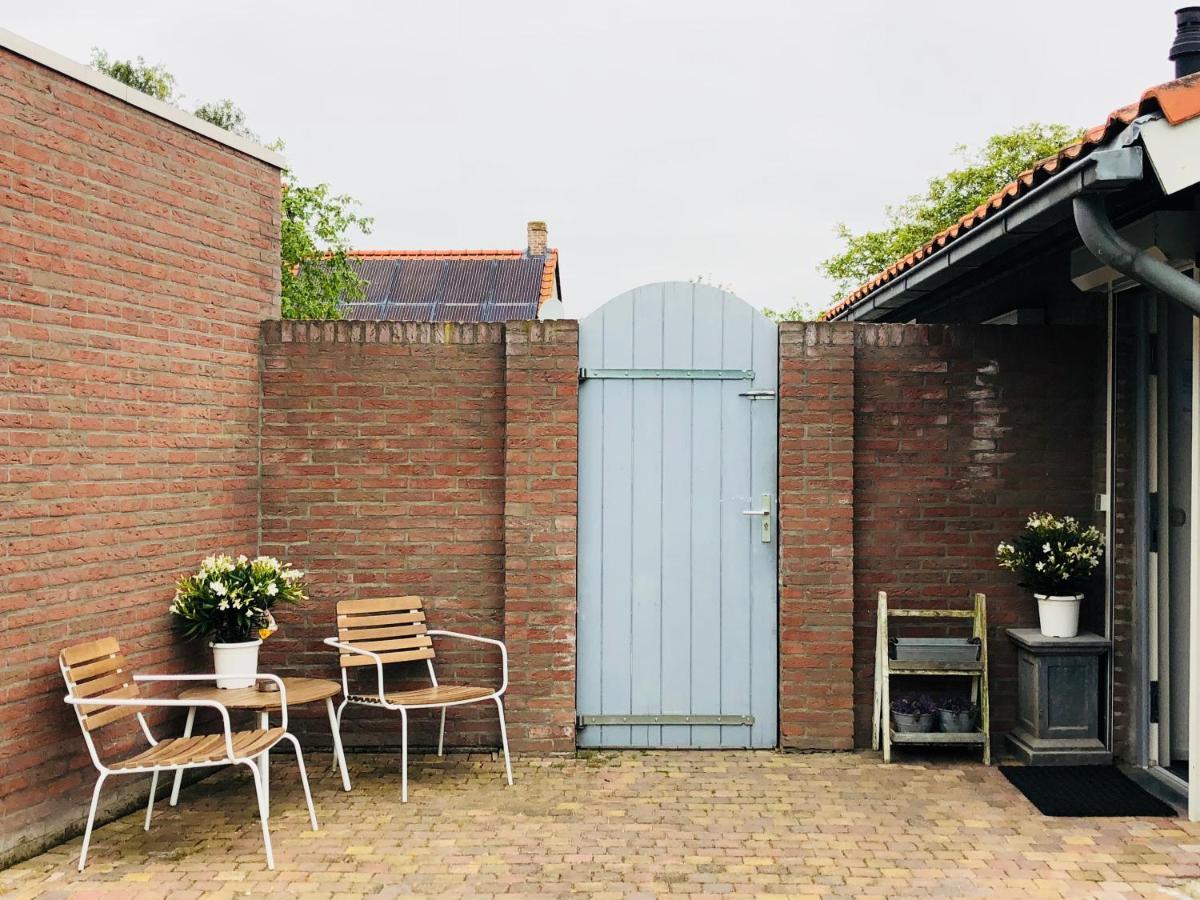 Slapen Bij De Zeeuwse Lala Acomodação com café da manhã IJzendijke Exterior foto